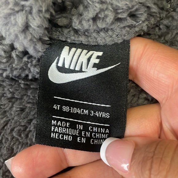 Nike Grey Sherpa Hoodie size 4t - Picture 6 of 7